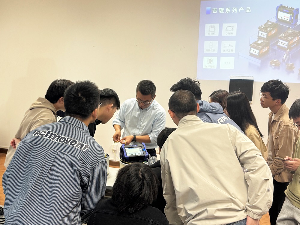 三期内必出特肖136期